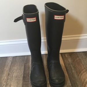 Hunter tall black matte rain boots